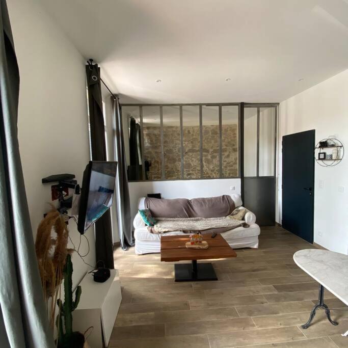 Les Arcs-sur-Argens Jolie Appartement En Plein Centre Du Village מראה חיצוני תמונה